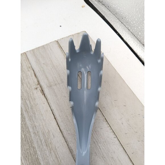 Vintage Country Blue Spaghetti Pasta Fork 11 3/4" Fork Server Spoon Nylon - Picture 2 of 8